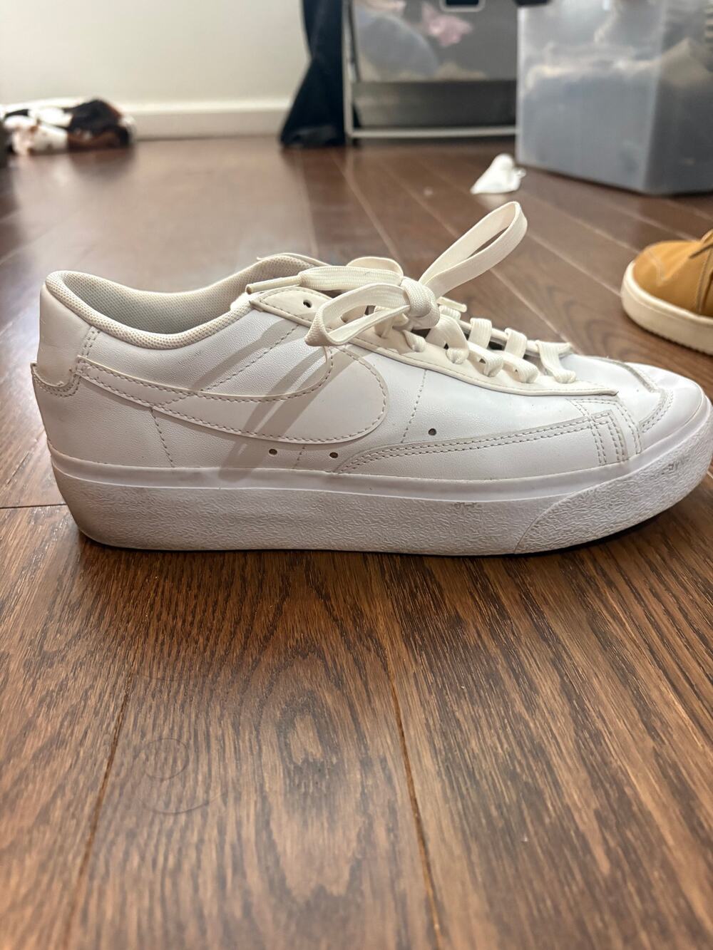 Nike White Low-Top Sneakers Women's 9.5